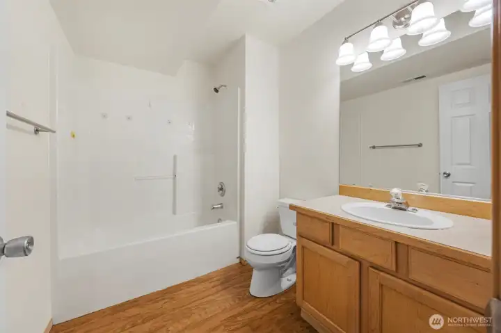Downstairs full bathroom