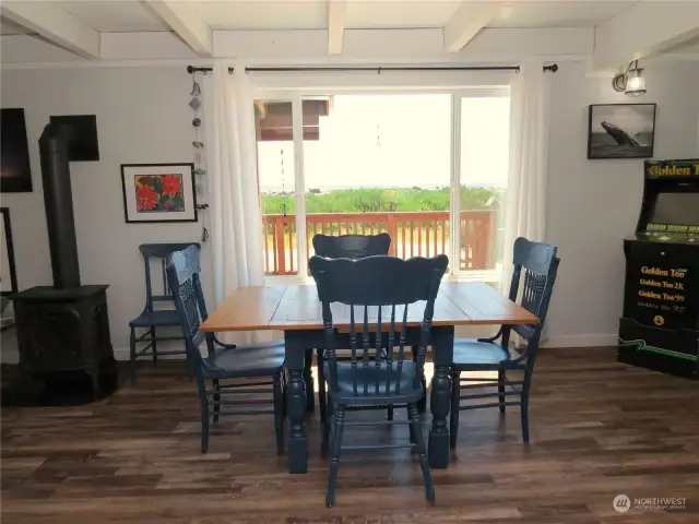 THE DINING ROOM ALSO FACES THE ROCK JETTY SO YOU CAN WATCH THE SHIPS GOING BY!