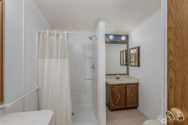 Main 3/4 bath
