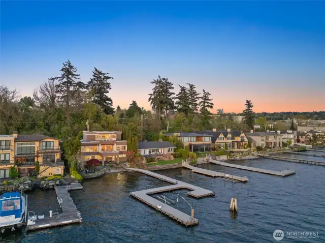 This waterfront property in the heart of Kirkland’s highly desirable West of Market neighborhood—just minutes from shops, restaurants, parks, and the beach.