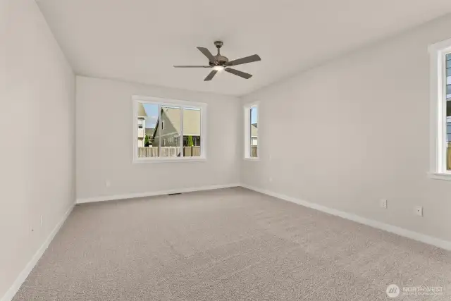 Large primary bedroom.