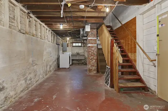 Great ceiling height in unfinished basement