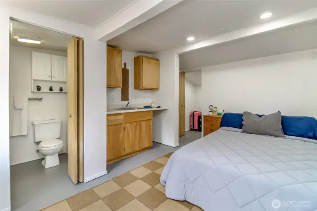 Guest quarters with 3/4 bathroom and kitchenette