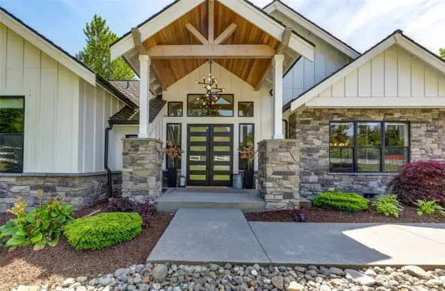 Beautiful Porch & Entry