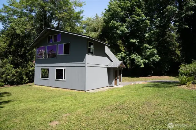 Cabin southwest corner