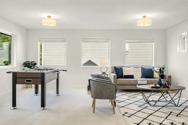 Upstairs Bonus Room, Ideal for Hanging out, Playing, Crafting, Or Relaxing