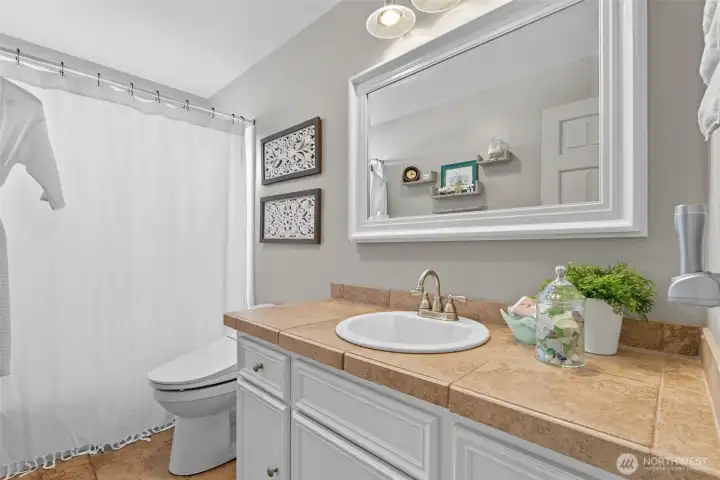Main floor guest bath