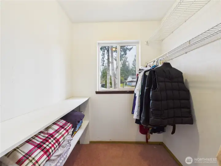 Walk in Closet - Guest House