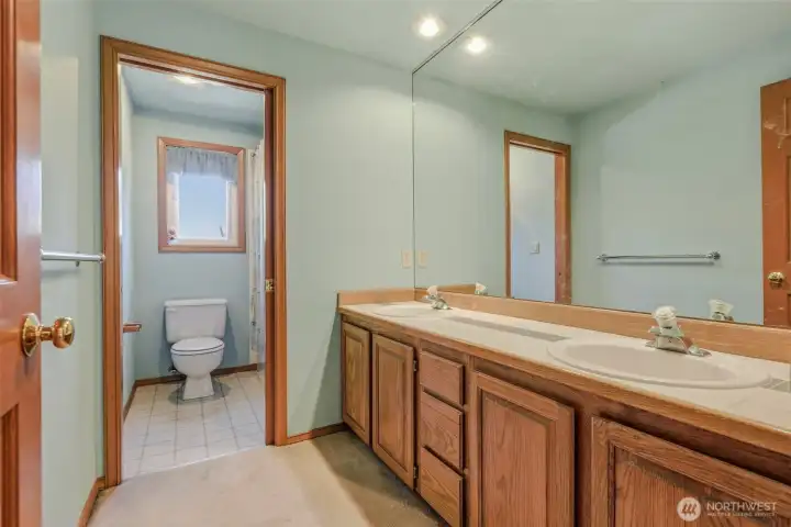 MAIN BATH 1