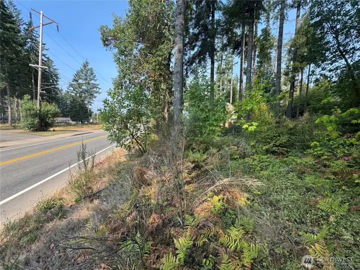 West view of Northcliff Rd