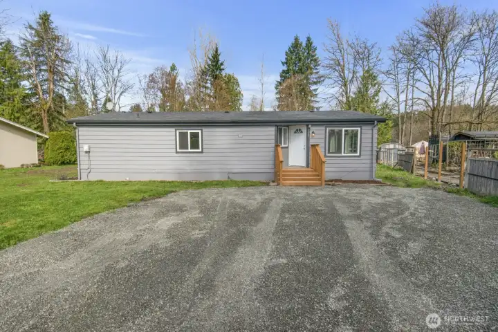 Front view of the home.