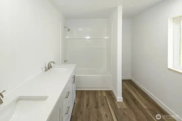 Double vanity in en suite