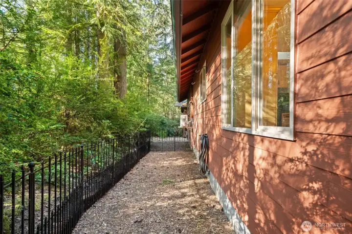 Dog run from side of deck