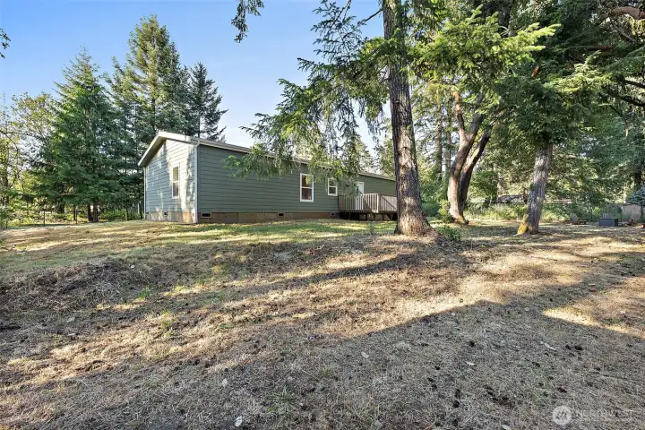 1.25 Acres!