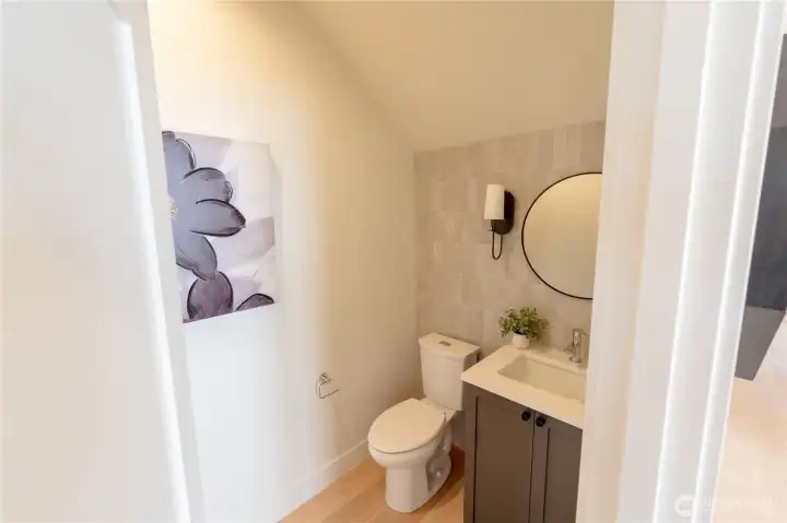Main Floor Guest Bath