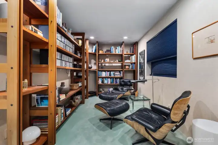 Additional flex space offers versatility for remote work, hobbies, media, or guest use. Additional flex space offers versatility for remote work, hobbies, media, or guest use.