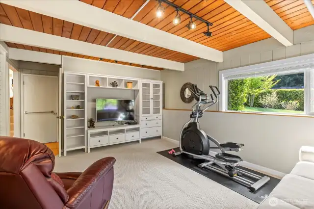 Built ins convey
