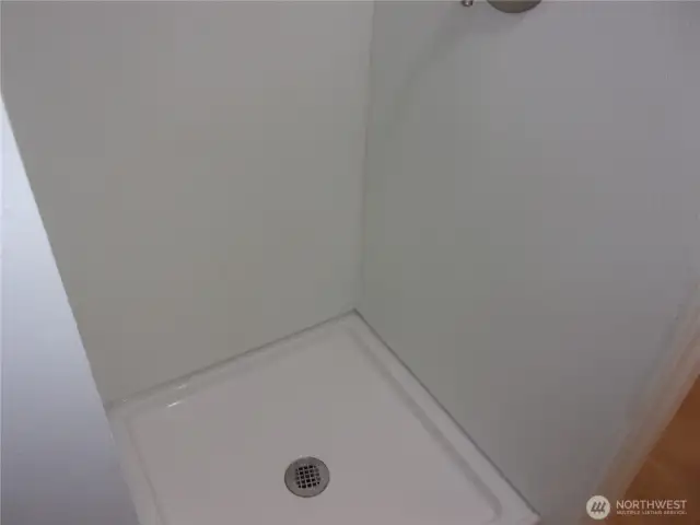 2nd Level shower in 3/4 bath.