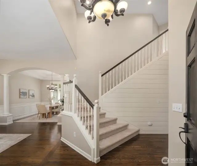 Grand entry with vaulted ceilings