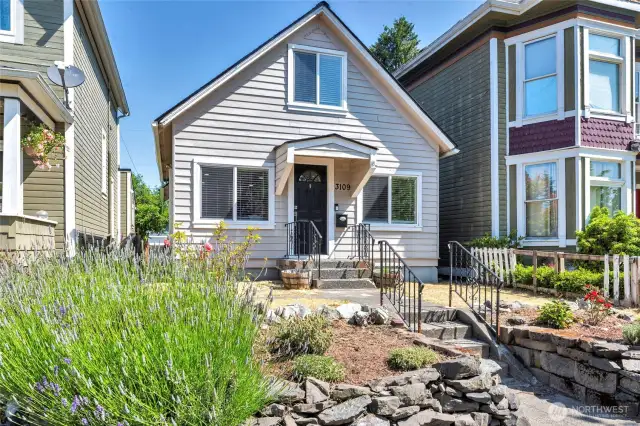 THis Amazing 3 bedroom home on North 7th is ready for you!