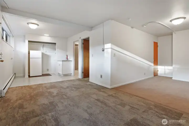 Lower level guest suite