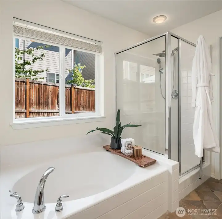 Primary 5 Piece Bath