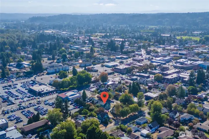 Minutes (seconds?) away from shopping, commuting, the train, and schools.