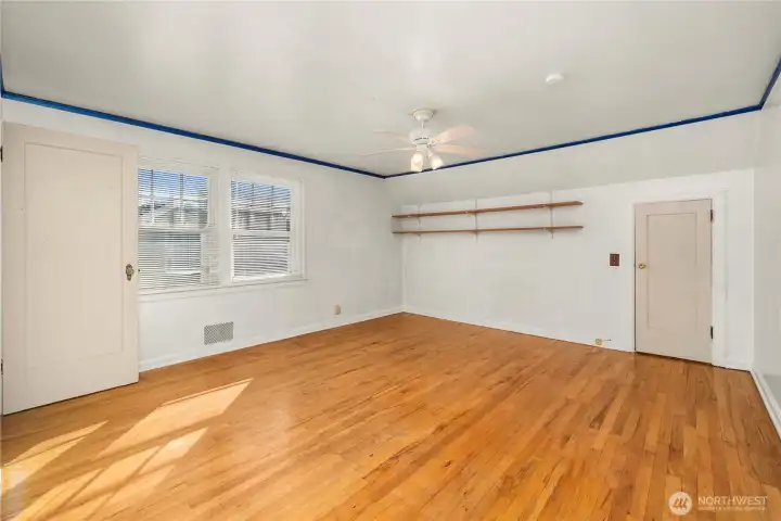 Beautiful hardwoods in the upstairs bedrooms!