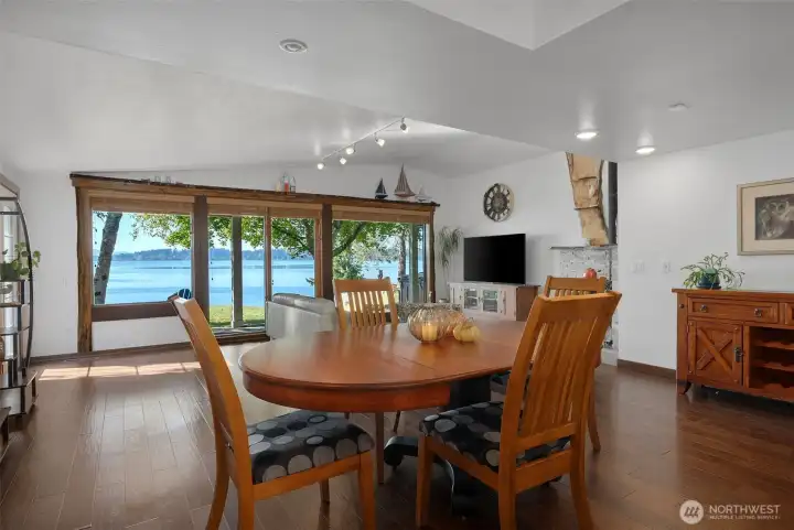 Dining area, beautiful engineered hardwood flooring.