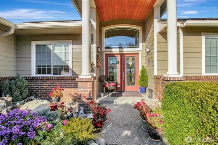 Welcome home! At the stunning entry you'll be greeted by a peaceful fountain, double glass doors and beautiful plantings that change throughout the season.