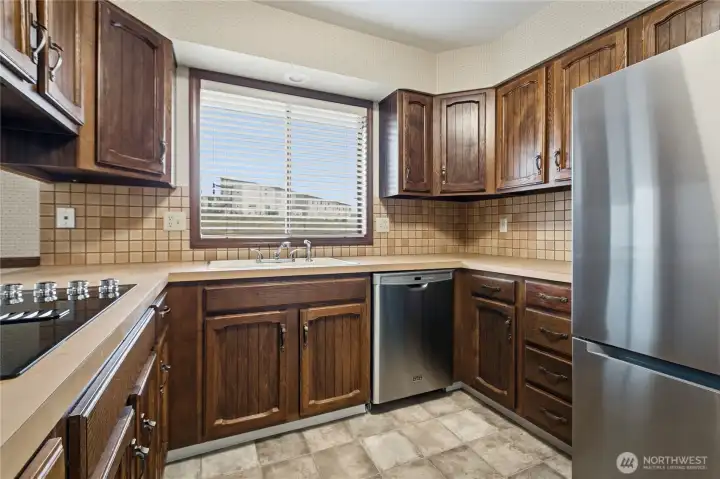 Well Designed Workspace - New Appliances, Abundant Storage, & Druable Surfaces - Perfect for Meal Prep and Organization