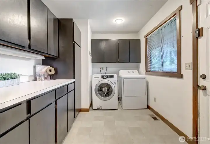 Laundry Room & Pantry off Kitchen