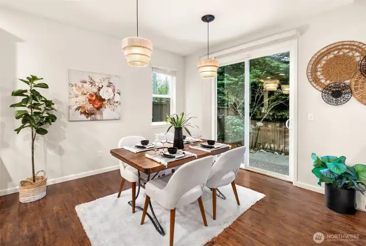 Dining space that flows out into the backyard