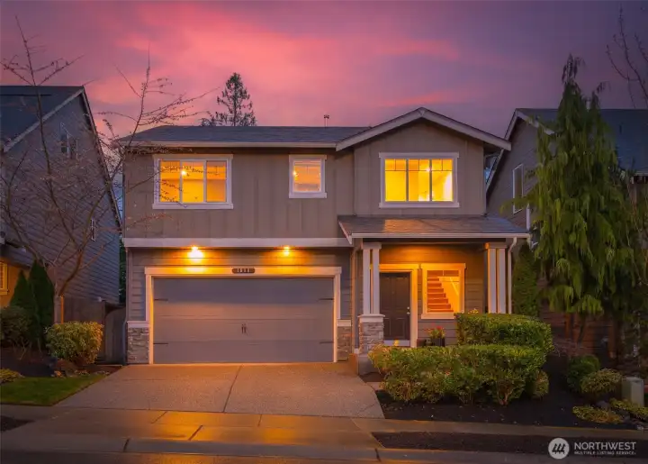 Perfectly positioned in the heart of Lake Stevens, this home  offers easy access to everyday conveniences, including  Costco, shopping, and dining at Frontier Village, and quick  connections via HWY-2 and HWY-9.