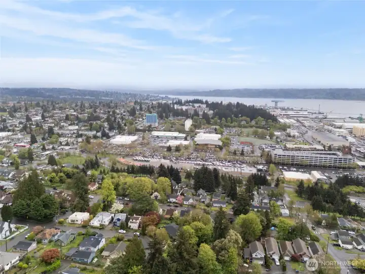 The Ultimate Commute! See how close you are to the action? Highway access and the ferry terminal are just a short drive away.