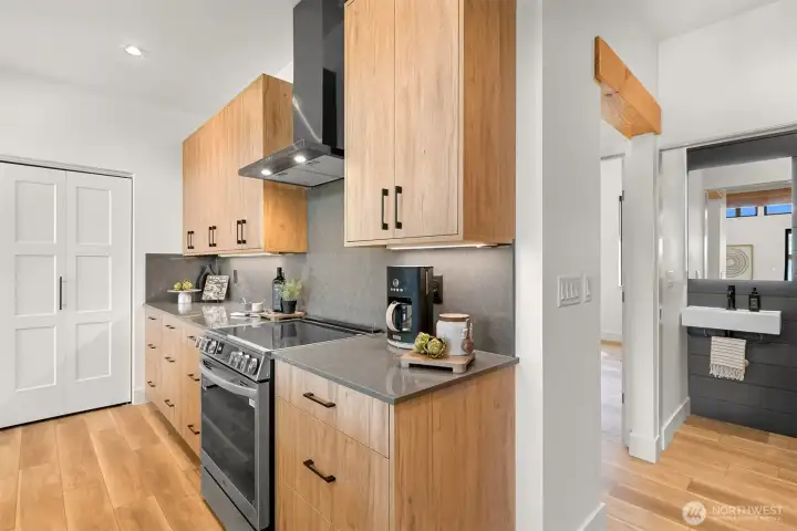 Photos represent builder's finish product and may not be exact.