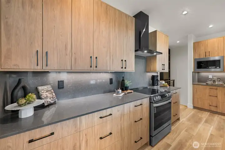 Photos represent builder's finish product and may not be exact.