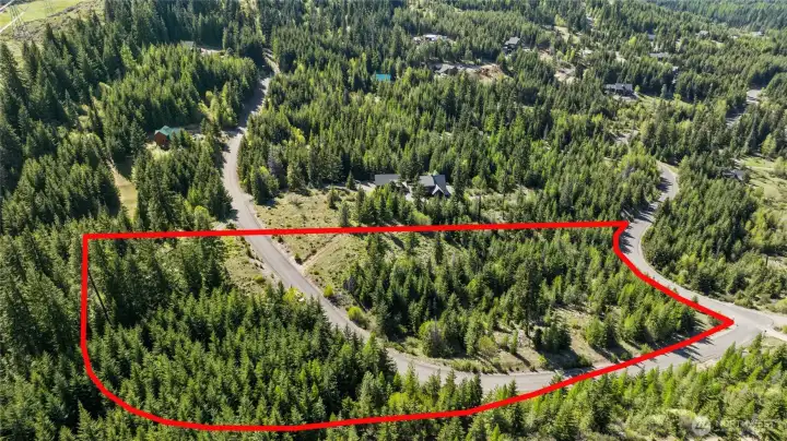 Property lines are approximate but this shy 7 acre parcel would be amazing with an DADU and garage on the left side of the property and the main home (likely 1-story and basement) on the right side. Views of the Stuart Mountain Range are to the right. Excellent gated community with "Toy" friendly HOA. Property lines are approximate but this shy 7 acre parcel would be amazing with an DADU and garage on the left side of the property and the main home (likely 1-story and basement) on the right side. Views of the Stuart Mountain Range are to the right. Excellent gated community with "Toy" friendly HOA.