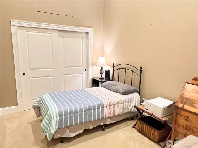 Second bedroom.