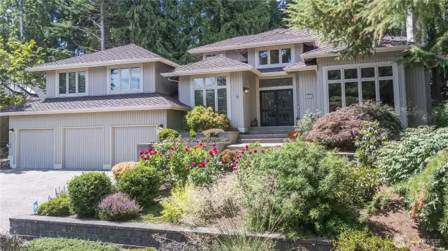 Gorgeous, updated 4-bedroom 2.5-bath with a main floor den.  AND...The Crest is in the NON-RTA area...that means lower car tabs ($78.25 per car), and lower sales tax, 8.8%, on items delivered to your home!