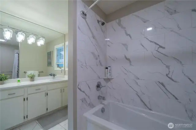 Updated Guest bath on same level as the 3 guestrooms