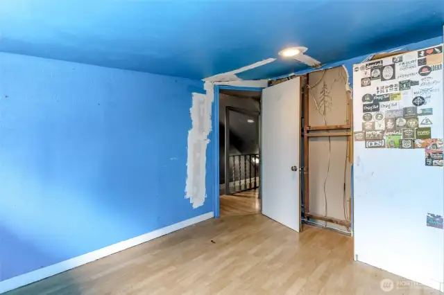Upper level room -