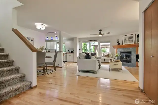 The light filled living area features and open floorplan that flows nicely into the dining area and kitchen.