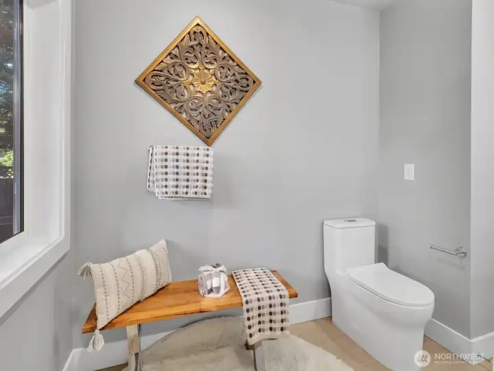Bathroom #1c.