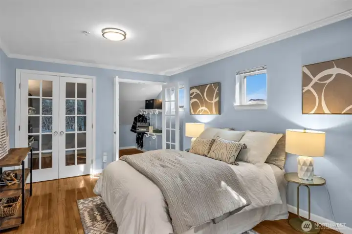 huge walk-ins in 3rd floor flex space