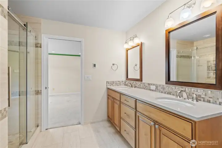 Primary 5 Piece Bath, heated Floors