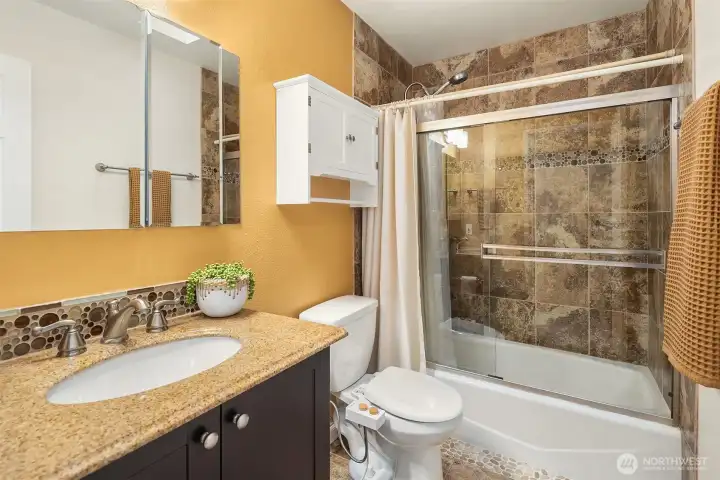 FULL BATHROOM