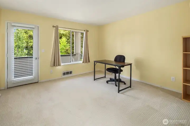 LARGE 2ND BEDROOM