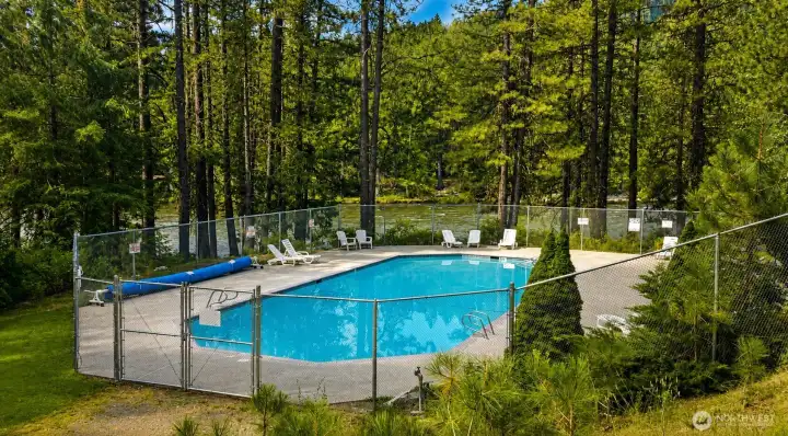 Enjoy access to the Ponderosa Community Club swimming pool — a refreshing seasonal amenity surrounded by towering pines and peaceful forest views. Ideal for relaxing summer afternoons with family and friends.