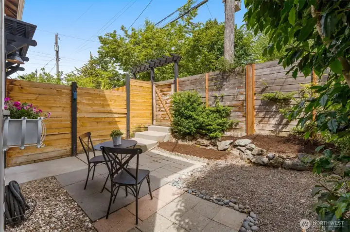 Fully fenced private front entrance